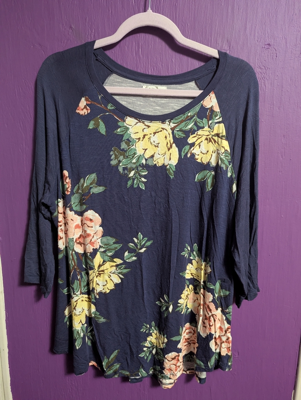 NWOT 24/7 Maurices Navy Floral 3/4 Sleeve Top 1X 16 18